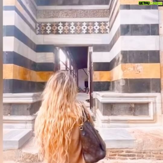 Yeliz Yeşilmen Instagram - Canım memleketim Adana’da hiç gitmediğim bir cami ziyaretinde bulundum kısaca öğrendiğim rivayetinin hikayesinde caminin özellikleri ve daha fazlası gezi sayfamda sizleri bekliyor olacak @cocuklugezginyelo #Adana #ulucamii #travel #Türkey #keşfet #öneçıkar #çocuklugezginyelo #yelizyeşilmen @zeydankaralar01 @adanavaliligi