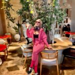 Yeliz Yeşilmen Instagram - Hayata tahammülü olmayanın bana hiç tahammülü olmaz.Çünkü ben hayatın ta kendisiyim geçen gün bir anket başlatmıştım silinmiş postum şimdi söylüyorum hayatınızda yalan söylediniz mi neden söylediniz hayatınızdaki en büyük yalan nedir ben hayatım boyunca yalan söylemedim çünkü her zaman yalandan çok korktum yalanların eryada geç ortaya çıkmak gibi bir yetenekleri vardır #yelizyeşilmen #keşfet #öneçıkar #instgram #instfood