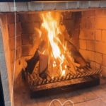 Yeliz Yeşilmen Instagram - Ele geçen şeyin tadı,tuzu ,değeri oraya varmak için çekilen yol zahmeti kadardır. Çölün tozunu yutmayan, dilini dudağını Çöl güneşi nde çatlatmayan Zemzem’in lezzetini bilemez. Ömür boyu hayalini kurmayan kabenin kadrini tartamaz. O halde önce yan ki su seni kandırsın,acık ki ekmek damagında bi lezzet bıraksın. Özle ki bulduğumda gerçekten bulmuş olasın demiş Hazreti Mevlânâ. Bu ara depremden beri ekstra zor günler geçiriyorum ama bunlarda geçecek bitecek biliyorum çok nadiren kendimi iş dışında doğaya atıp nefes almaya çalışıyorum ama yanmadan acı çekmeden gelecek olan güzelliklerin farkına varma şansımız yok. #yelizyeşilmen