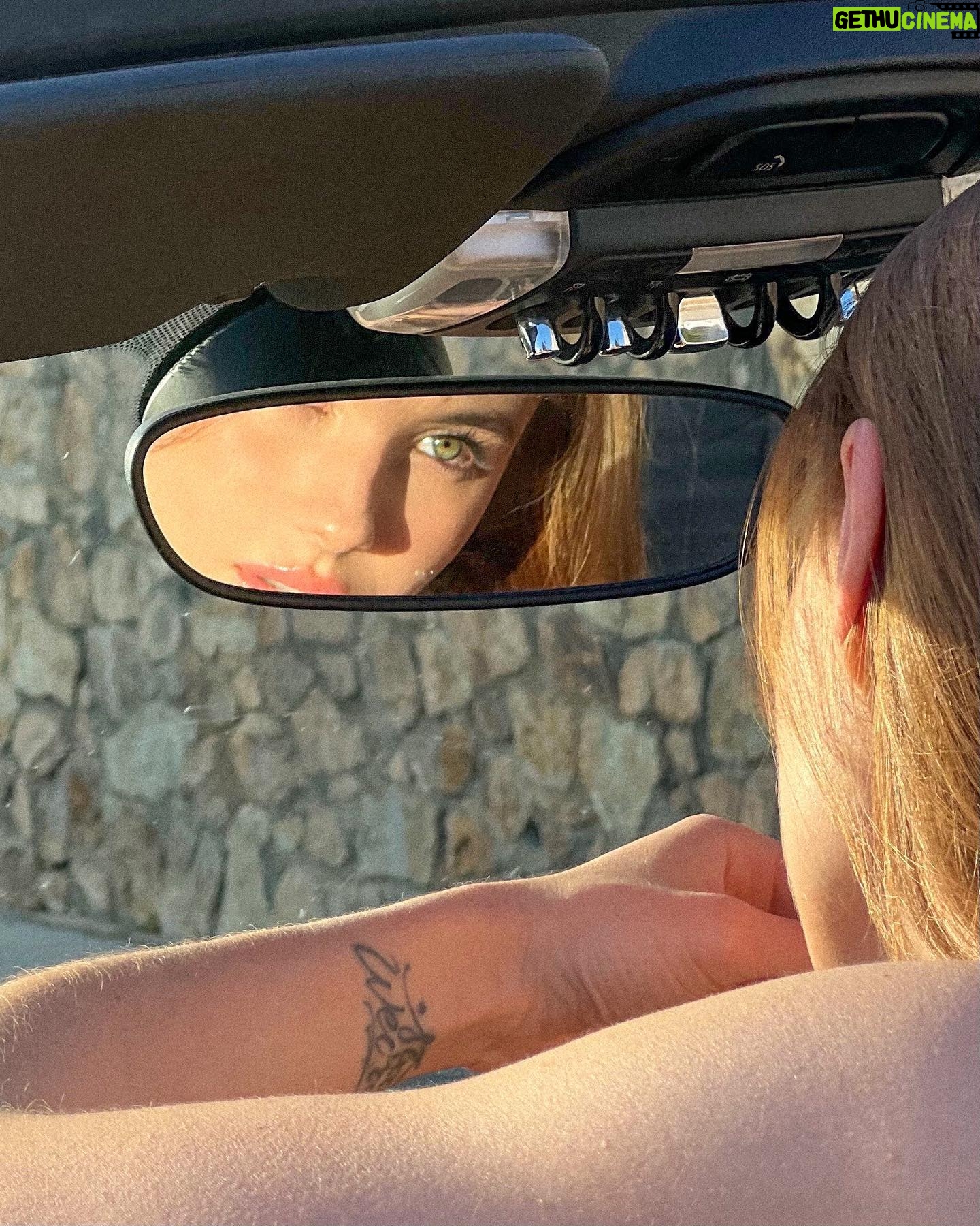 Yelyzaveta Vasylenko Instagram - la palabra "leck" es lamer el coño 🤓