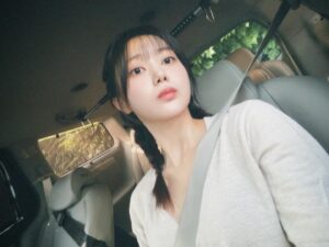 Yeo Joo-ha Instagram - 요즘 유일하게 찾아가는 유나쌤🐱