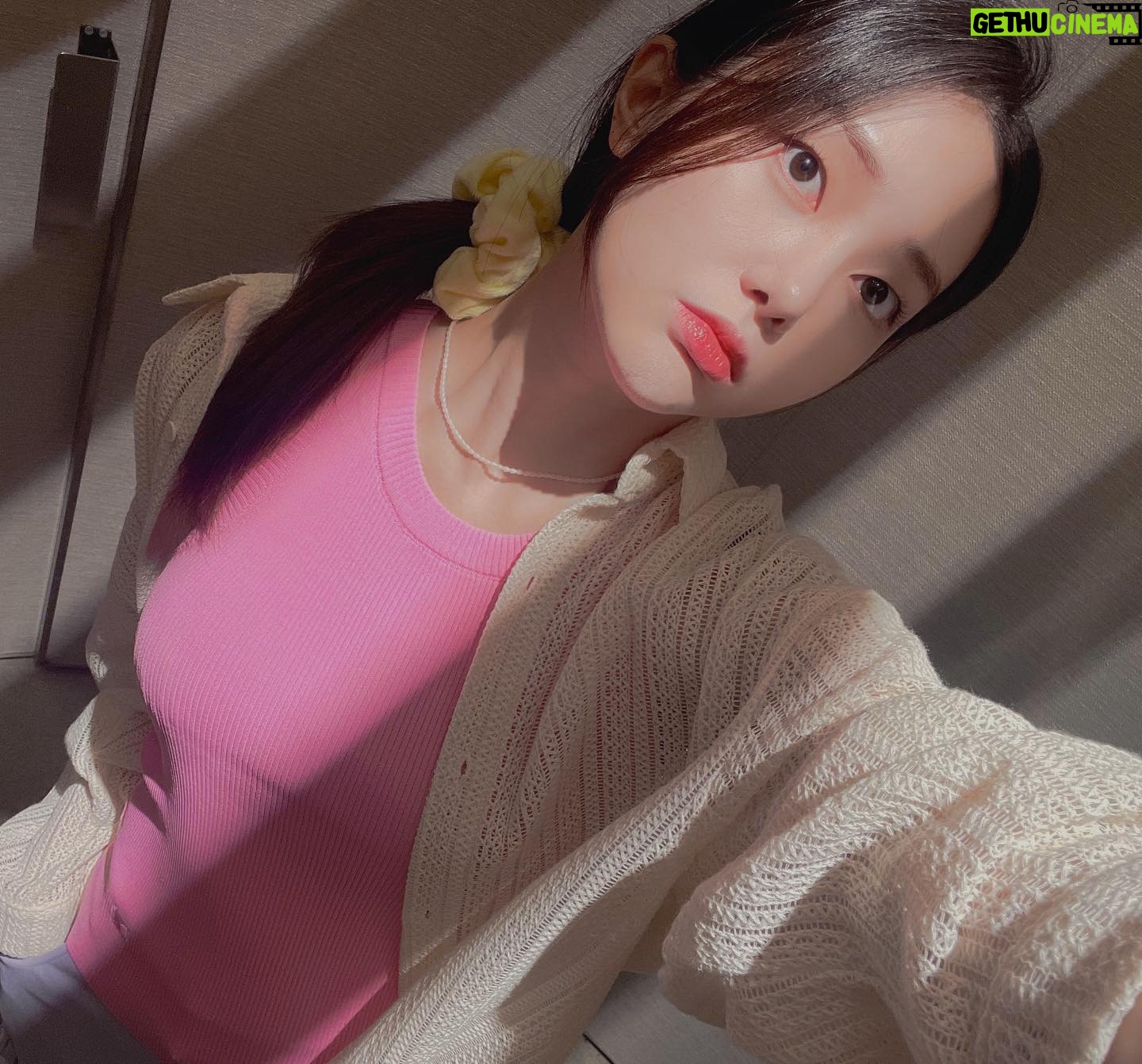 Yeo Joo-ha - 46K Likes - We are at the middle of this year, Middle of ‘nowhere’.
how ya doing all 🌷
Me, i’m able to put up with this year
because of all ur lovings🎀
