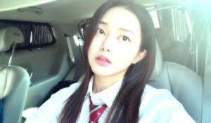 Yeo Joo-ha Instagram - Got a helped because my face gets puffy puffy in the morning..