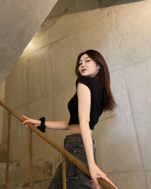 Yeo Joo-ha Instagram - Flashlight  터트렸을때랑~ 안터트렸을때랑~ 잘장🌝