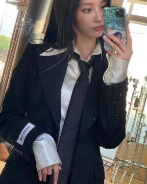 Yeon-woo Instagram - 저기요 배 보여요