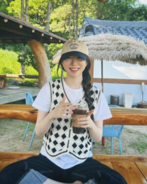Yeonjung Instagram - 시원하고 화창했던🌻