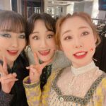 Yeonjung Instagram - 정말 오늘 너무 행복해서 언니들과 몇번을 울컥했던 공연이였어요🥺💕 오늘도 많이 보러와주셔서 감사합니다🙏 보든가 자매와 (영미언니는 브리짓 되러감)