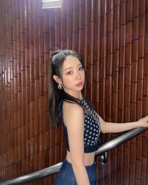 Yeonjung Instagram - 뮤직뱅크👖🎵