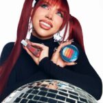 Yeri Mua Instagram - ¡Descubre cómo lucir radiante con la nueva Music Collection de Maybelline! 🎶💄 Con looks inspirados en la música, este tutorial te enseñará a crear looks únicos que reflejen tu estilo y personalidad. ¿Estás listx para deslumbrar con colores y ritmos audaces? ¡Sigue nuestros pasos y crea magia con esta colección que está causando sensación en el mundo de la música! ✨ #MusicCollection #Maybelline #Publicidad