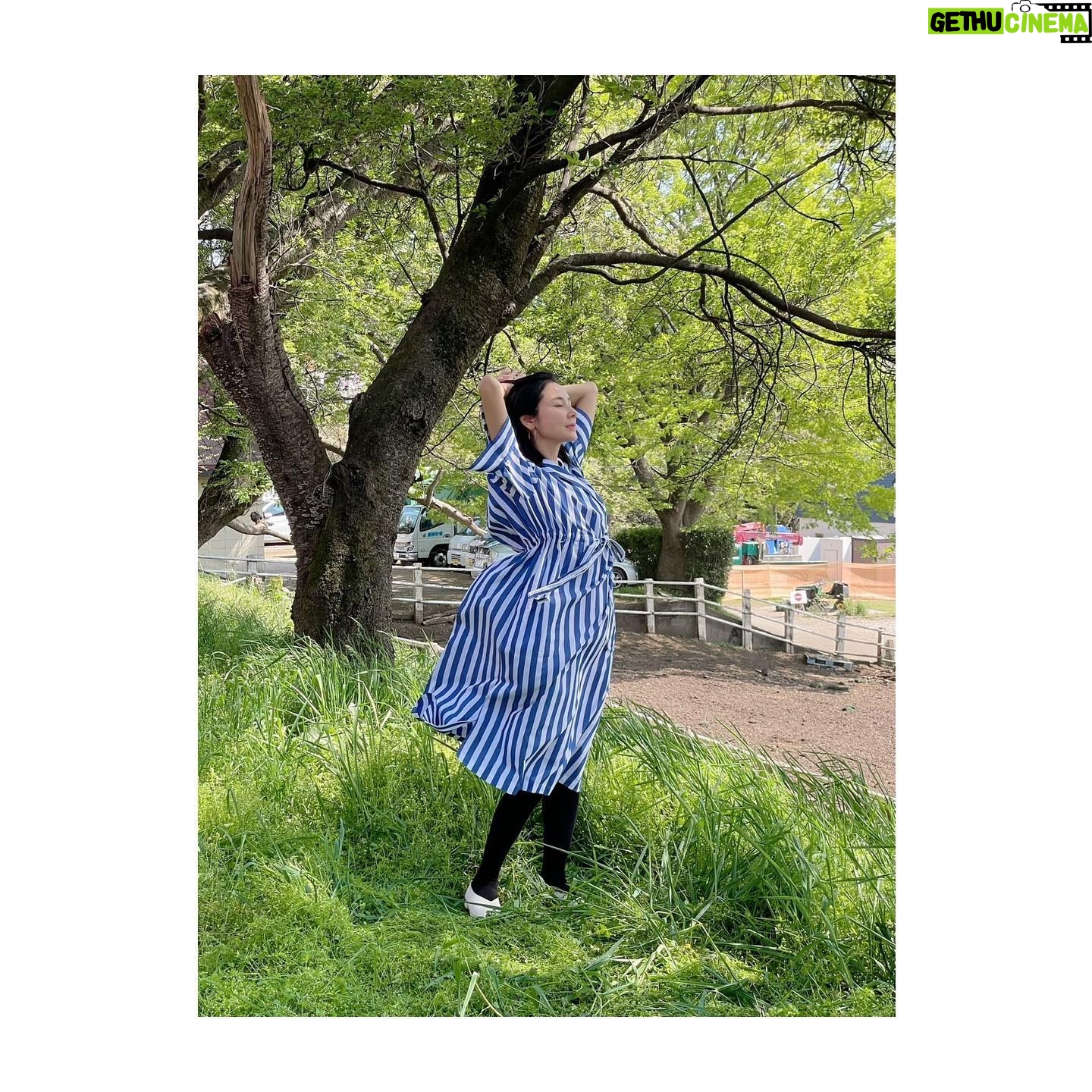 Yoh Yoshida Instagram - 私がカバーを務めました 「 #大人のおしゃれ手帖 」が 7/7に発売しました🎋✨ 「ヒツジヒツジ」のこと、 着物への想い、 着物が教えてくれたこと、 などなど話しております。 スペシャルページでは、 チームの皆様から見た制作現場の様子も。 本書の写真の別カットもあります。 ぜひご覧ください😊 The magazine "Otona no Oshare Techo", which I was on the cover of, went on sale yesterday! There are episodes of the photo essay "Hitsuji Hitsuji". Thank you! Hair&Make:井手真紗子 @masako_ide Styling:平井律子 #ヒツジヒツジ #宝島社 さん #想いを叶えてくださり #ありがとうございます #着物本 #kimono #japanesekimono #antiquekimono #yohyoshida