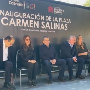 Yolanda Andrade Instagram - Gracias a Todos Por invitarnos a este hermoso Reconocimiento 
En Su tierra,
 #torreoncoahuila 
A Una Mujer
 Talentosa 
Trabajadora y Generosa .
Mi Amiga Querida .
#carmensalinas
#torreónsiemprepuede