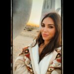 Yolanthe Cabau Instagram – ..Amongst the sands of time, discover the depth of your existence..✨💓💫