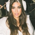 Yolanthe Cabau Instagram – Snowy scenes, endless dreams ❄️✨