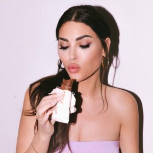 Yolanthe Cabau Instagram - BDAY CELEBRATIONS💞🎀🙌🏼

5x MONEY REFUND😍
win je aankoopbedrag bij Cabau Lifestyle terug✨💌!!

It’s my bday. Time to celebrate!💞
Maak kans om jouw aankoopbedrag terug te ontvangen. Lees hieronder wat je moet doen. 

Wat moet je doen? 
1. Plaats een bestelling op www.cabaulifestyle.com tussen 19 maart en 22 maart (er zijn geen eisen verbonden aan je bestelling). 
2. Volg @cabaulifestyle & @yolanthecabau op Instagram. 
3. Like deze post en vermeld in de comments je ordernummer. 
4. Maak kans op je volledige bestelwaarde terug😍. 

Pssst… 25 maart maken we de winnaars bekend.

#cabaulifestyle #borntobloom