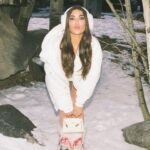 Yolanthe Cabau Instagram – Snowy scenes, endless dreams ❄️✨