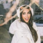 Yolanthe Cabau Instagram – Snowy scenes, endless dreams ❄️✨