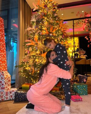 Yolanthe Cabau Instagram - Love, chaos and lots of giggles! 🥰❤️