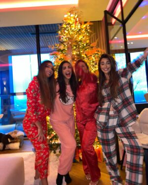 Yolanthe Cabau Instagram - Love, chaos and lots of giggles! 🥰❤️