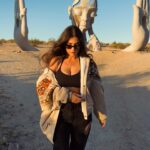 Yolanthe Cabau Instagram – ..Amongst the sands of time, discover the depth of your existence..✨💓💫