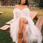 Yongwaree Anilbol Instagram - @landmee_official ‘s love story👰🏻‍♀️ the most naughty dress I have ever worn. I’m grateful for @landmee for this dress and the bridesmaids dresses. You have been my rock throughout the year. ✨#WillYouMarryFah