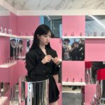 Yoo Ji-min Instagram - 💄💋#광고 #입생로랑뷰티 #러브샤인팩토리 #러브샤인캔디글로우