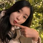 Yoon Bo-mi Instagram - 🎄💝🫶 #눈물의여왕 #나비서