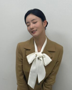 Yoon Bo-mi Instagram - .

나비서🦋
#눈물의여왕❤️