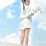 Yoon Bo-ra Instagram - 이번 라운딩은 뽀짝한 시나모롤과 함께! ☁☁🎀 #광고 #더블플래그 #doubleflag #24SS #시나모롤 #산리오 #산리오콜라보 @doubleflag_official