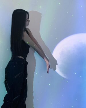 Yoon Bo-ra Instagram - 🌕🌗🌑