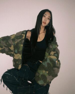 Yoon Bo-ra Instagram - ✨보고싶어🌹