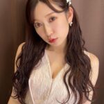 Yoshida Akari Instagram - 写真集イベントツアーin大阪❤️‍🔥 ありがとうございました💕 . さすが地元大阪！トークショーもみんな ノリが良くて、サイン会もお馴染みのファンの方も たくさんいて実家みたいな安心感がありました💗 . コロナ化でグループ卒業したので 長らく会えてない方もたくさん来てくれて嬉しかったです💕 . よんチャンTVやYouTubeで見て 初めて来てくださった方もたくさんで もっともっと頑張ろうって思えました💓 . 写真集イベントは残すところ東京と仙台ですね！ 皆さんにお会いできるの楽しみにしてます💟 . 今日は @honeymihoney_official の 素敵なワンピに合わせて @anchelion のパールアクセやリボンをつけた🎀 . メイクは @ayako_ishizaki_ さんが 可愛くしてくれたよぉー💗天才 . #アカリン推し活 #アカリン最初で最後の写真集