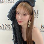 Yoshida Akari Instagram - @kansaicollection 🤍 一つ目のステージは @eimyistoire_official ❤️ . とーっても可愛い世界観で 大きなリボンつけて歩いたよ🎀🎀 ハイトーンともあってて可愛い🤍