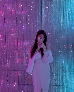 Yoshida Akari Instagram - チームラボプラネッツ🩵🤍🩷
とにかく感動の嵐🥺
ずーっと行ってみたかったの💗💗
.
最初から最後までうっとりしちゃいました💗
.
#チームラボプラネッツ #チームラボ #豊洲