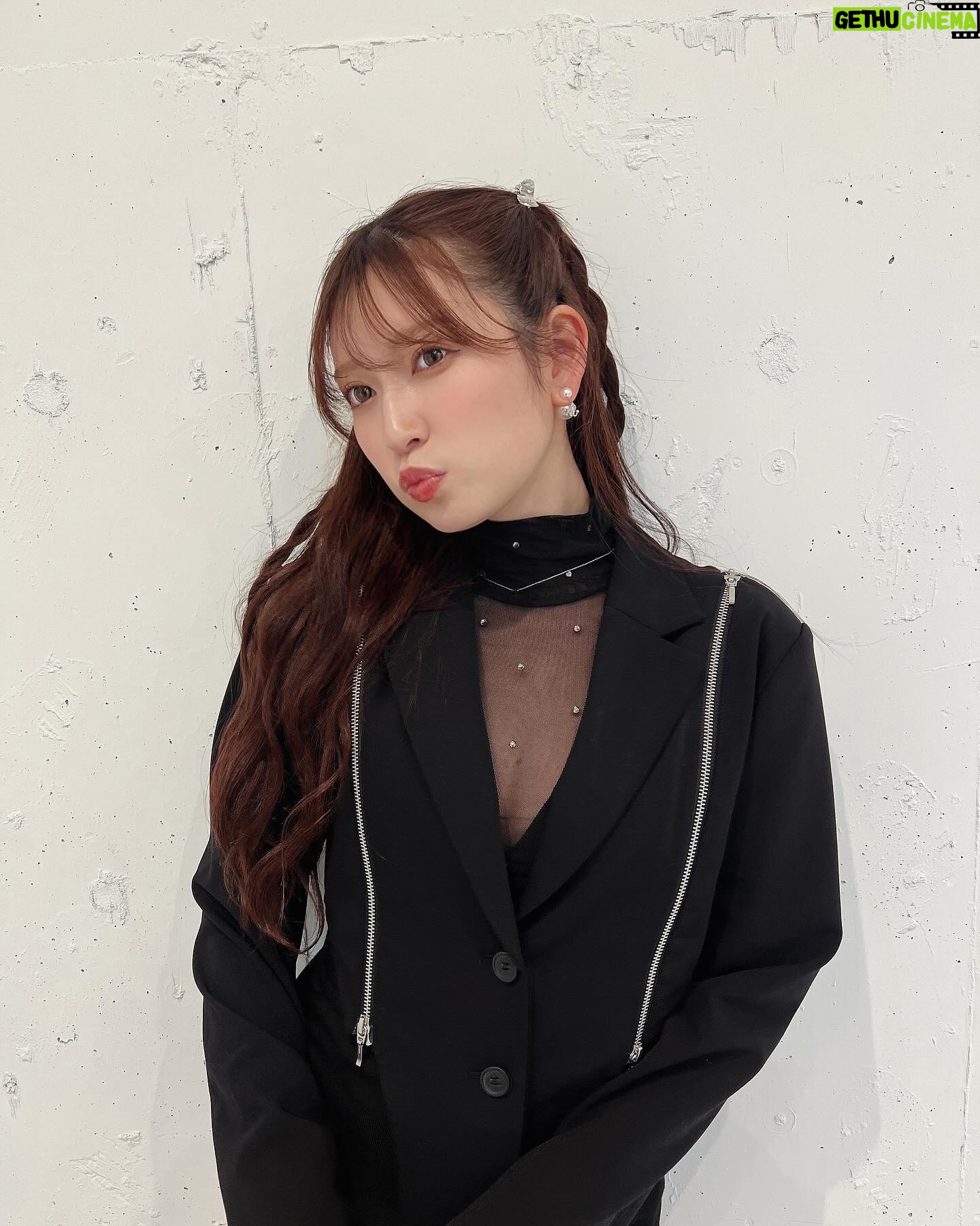 Yoshida Akari Instagram - @anchelion イベントありがとうございました🖤🤍 . いつもとは違った形の接客メインのイベントだったので かなりゆっくりお話しできた気がする〜💗 . 来てくださる皆様 もうすでにanchelionのアクセを身につけて 下さってる方ばかりで たくさん集めてくださってるんだな〜と 嬉しい気持ちになりました💓 . 是非今日ゲットしたものも たくさんつけてください💗💗 . 皆さんの毎日に ほんの少しの輝きと自信をプラス出来ますように💖