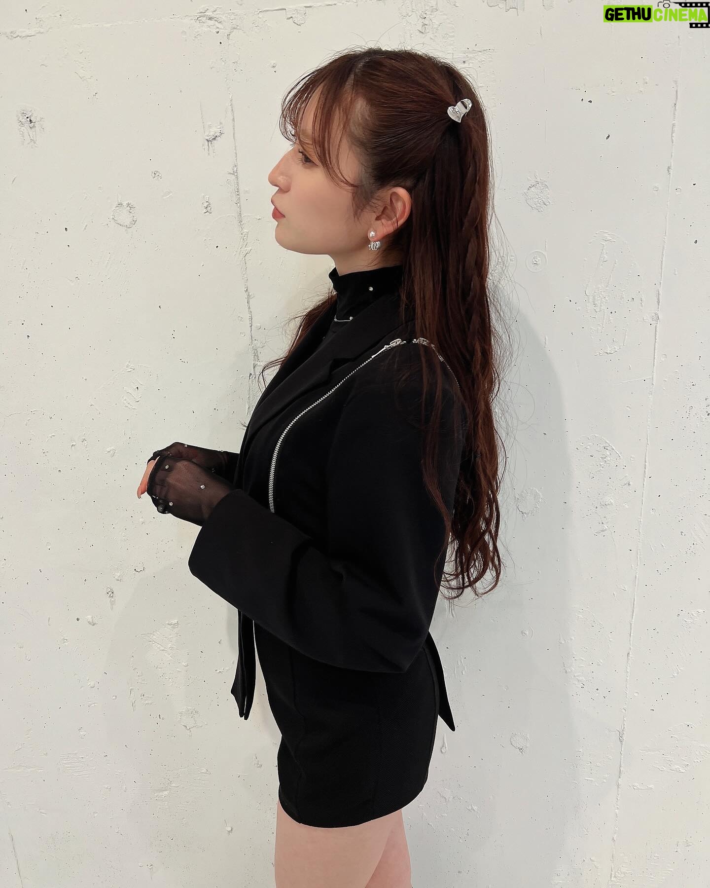 Yoshida Akari Instagram - @anchelion イベントありがとうございました🖤🤍 . いつもとは違った形の接客メインのイベントだったので かなりゆっくりお話しできた気がする〜💗 . 来てくださる皆様 もうすでにanchelionのアクセを身につけて 下さってる方ばかりで たくさん集めてくださってるんだな〜と 嬉しい気持ちになりました💓 . 是非今日ゲットしたものも たくさんつけてください💗💗 . 皆さんの毎日に ほんの少しの輝きと自信をプラス出来ますように💖