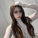Yoshida Akari Instagram - @resee.official コラボメガネのイベントでした👓🤍 . お越しいただいた皆様ありがとうございました♪ メガネたくさん使ってね🤓🎀 . 今日は　@chim__63 メイク❣️ 神の手にかかれば昨日夜中マクド食べて顔パンパンで 朝を迎えても可愛くなる🫣🩷笑 . マジでダイエットしなきゃ日に日にムチムチ？笑