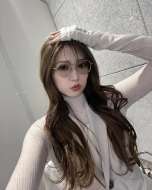 Yoshida Akari Instagram - @resee.official コラボメガネのイベントでした👓🤍
.
お越しいただいた皆様ありがとうございました♪
メガネたくさん使ってね🤓🎀
.
今日は　@chim__63 メイク❣️
神の手にかかれば昨日夜中マクド食べて顔パンパンで
朝を迎えても可愛くなる🫣🩷笑
.
マジでダイエットしなきゃ日に日にムチムチ？笑