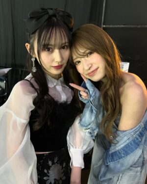 Yoshida Akari Instagram - @mikana.yamamoto 🖤
今日も圧倒的美少女🖤🖤
これで性格も可愛いとこたくさんあるから沼よね