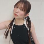 Yoshida Akari Instagram - 写真集全国ツアー最終日🩷in仙台 お越しくださった皆様ありがとうございました🤍 . 仙台はNMB48でのツアー以来でかなりお久しぶりでした！ 普段東北から東京のイベントまで会いに来てくれる子達に 会いに行けて嬉しかった🩷🤍 . そして写真集全国ツアーこれにて完走🥰 いつもなら行けない場所でもイベントできたし なかなか会えない方にもたくさん会えて すごく楽しい2月を過ごすことができました🥰 お越しくださったすべての皆様に感謝です☺️💓 . #アカリン最初で最後の写真集 ということで思い切って #rouge #peach の2冊出しましたが 中身はいかがでしたか？🥰 . 私にとっては今の自分を詰め込んだ 大切な2冊になりました🩷 . NMB48の頃にたくさんのメンバーが 写真集出してるのが羨ましくて ずっと出したいって思ってたけど 朱里は出すなら写真集よりスタイルブックの方が 売れるからそっちにしようって言われた時に あ、自分はもう写真集の需要ないんか…笑 え、アイドルってみんな写真集出すんじゃないの？笑 . となんだかショックを受けた記憶があるんですがww でもここまで、美容、メイク、ファッションの研究をし続けて可愛くなる、綺麗になるってことにただ真っ直ぐに 生きてきたからこそ、今、このタイミングで 自信持って写真集を出せたと思ってます☺️ . まだ見てないよって方は是非ご覧ください💓