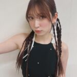 Yoshida Akari Instagram - 写真集全国ツアー最終日🩷in仙台 お越しくださった皆様ありがとうございました🤍 . 仙台はNMB48でのツアー以来でかなりお久しぶりでした！ 普段東北から東京のイベントまで会いに来てくれる子達に 会いに行けて嬉しかった🩷🤍 . そして写真集全国ツアーこれにて完走🥰 いつもなら行けない場所でもイベントできたし なかなか会えない方にもたくさん会えて すごく楽しい2月を過ごすことができました🥰 お越しくださったすべての皆様に感謝です☺️💓 . #アカリン最初で最後の写真集 ということで思い切って #rouge #peach の2冊出しましたが 中身はいかがでしたか？🥰 . 私にとっては今の自分を詰め込んだ 大切な2冊になりました🩷 . NMB48の頃にたくさんのメンバーが 写真集出してるのが羨ましくて ずっと出したいって思ってたけど 朱里は出すなら写真集よりスタイルブックの方が 売れるからそっちにしようって言われた時に あ、自分はもう写真集の需要ないんか…笑 え、アイドルってみんな写真集出すんじゃないの？笑 . となんだかショックを受けた記憶があるんですがww でもここまで、美容、メイク、ファッションの研究をし続けて可愛くなる、綺麗になるってことにただ真っ直ぐに 生きてきたからこそ、今、このタイミングで 自信持って写真集を出せたと思ってます☺️ . まだ見てないよって方は是非ご覧ください💓