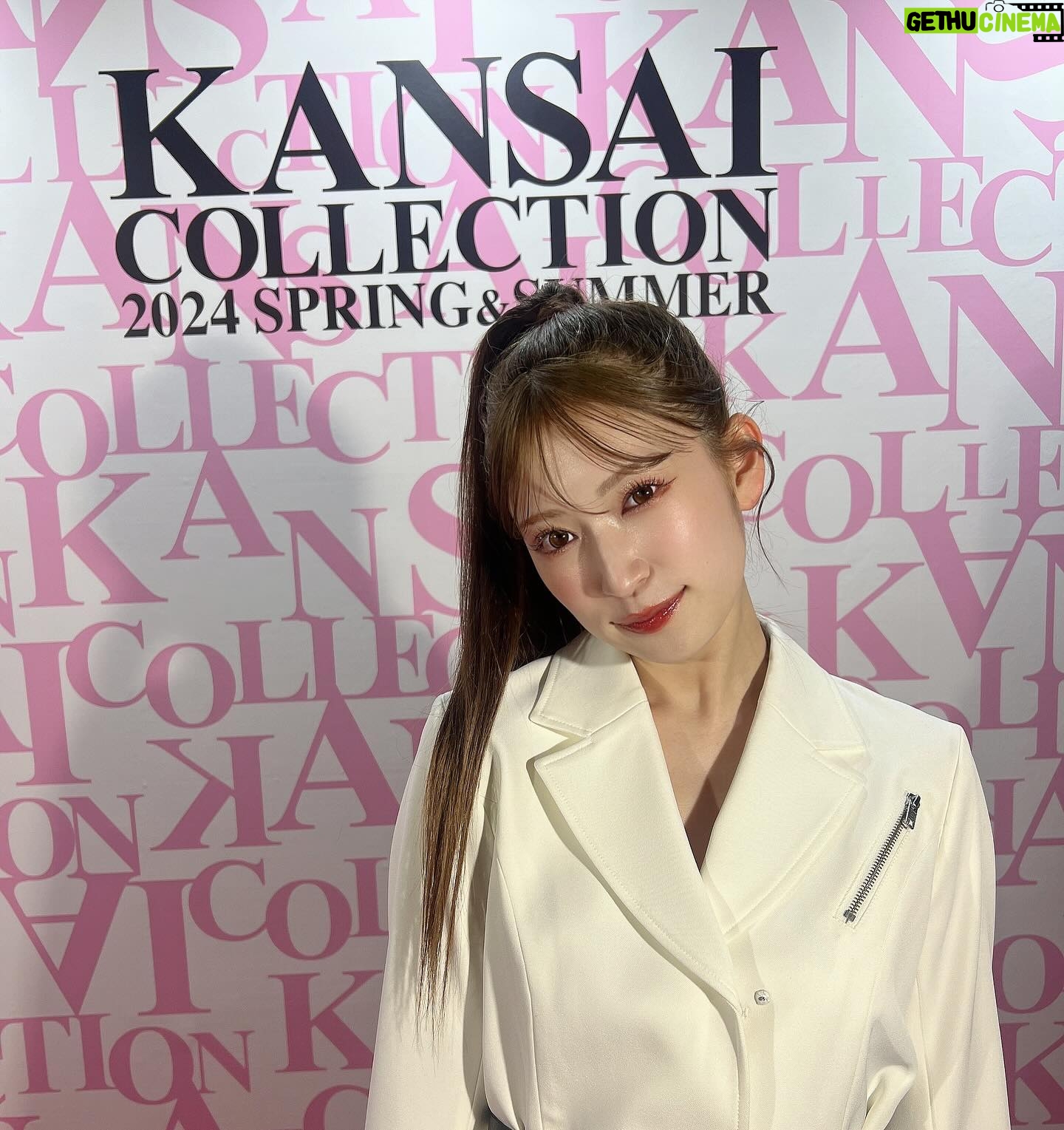 Yoshida Akari Instagram - @kansaicollection 🎀🖤 毎回出させていただいてる @darich_official 🖤 . 本当にスタイリングがいつも可愛くて上がる🥰❤️ このブーツ買おうって決めた😛🩷 . @katouchan ちゃん❣️ どこ行っても会う人👦🏼