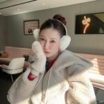 Yoshida Akari Instagram - 韓国出張でした🇰🇷❤️ ホテルは L7明洞💖可愛いホテルでした☺️ . 肌の調子が良くて1日目の午前中は すっぴんで過ごしました🩷 . 防寒コーデ❄️❄️ . #韓国 #韓国ホテル #明洞