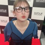Yoshida Akari Instagram - @kansaicollection 2つ目のステージは @happyjohn_official 🖤 . 👓かけてかしこさんですな🤓🤓🤓