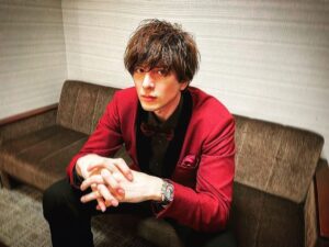 Yu Shirota Instagram - 遅ればせながら、、、
先日、36歳になりました。
いつも支えてくれて、本当にどうもありがとう☺︎

さて、2021年も残すところ1時間を切りました。
今年も大変お世話になりました。
TVで、オンラインで、全国のさまざまな劇場で、たくさんの素敵な時間を共有出来たこと、心から幸せに思います。
2022年も、様々なエンターテイメントを通して、最高の時間を一緒に過ごしたいと願っています。

来年も何卒よろしくお願いいたします。

良いお年をお迎えください☺︎

#2021年のオフショット #どのわたしが印象的かしら #まだいっぱいあるからまた新年に #良いお年を