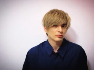 Yu Shirota Instagram - 遅ればせながら、、、
先日、36歳になりました。
いつも支えてくれて、本当にどうもありがとう☺︎

さて、2021年も残すところ1時間を切りました。
今年も大変お世話になりました。
TVで、オンラインで、全国のさまざまな劇場で、たくさんの素敵な時間を共有出来たこと、心から幸せに思います。
2022年も、様々なエンターテイメントを通して、最高の時間を一緒に過ごしたいと願っています。

来年も何卒よろしくお願いいたします。

良いお年をお迎えください☺︎

#2021年のオフショット #どのわたしが印象的かしら #まだいっぱいあるからまた新年に #良いお年を