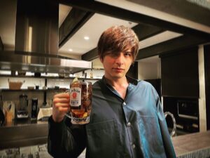 Yu Shirota Instagram - 遅ればせながら、、、
先日、36歳になりました。
いつも支えてくれて、本当にどうもありがとう☺︎

さて、2021年も残すところ1時間を切りました。
今年も大変お世話になりました。
TVで、オンラインで、全国のさまざまな劇場で、たくさんの素敵な時間を共有出来たこと、心から幸せに思います。
2022年も、様々なエンターテイメントを通して、最高の時間を一緒に過ごしたいと願っています。

来年も何卒よろしくお願いいたします。

良いお年をお迎えください☺︎

#2021年のオフショット #どのわたしが印象的かしら #まだいっぱいあるからまた新年に #良いお年を