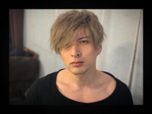 Yu Shirota Instagram - 新しい色

New color 

Nuevo color 

#無事染まりました #しばらくはこの色です #役作りで減量中 #今年は色々とジェットコースターですわ #3月休みない疑惑 #撮影byはなちゃん