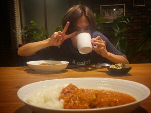 Yu Shirota Instagram - はい、どうぞ☺︎

#志尊のゆうたそ #志尊のバターチキンカレー #激うま #激きゃわ #おやすみなさい