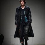 Yu Shirota Instagram – 5年ぶりに @yohjiyamamotoofficial のショーにてランウェイを歩かせていただきました。再びご一緒出来て幸せです。

I walked Yohji Yamamoto’s runway for the first time in 5 years. So happy to be a part of this. 

#yohjiyamamoto
