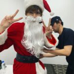 Yu Shirota Instagram - 🎁🎄Merry Christmas 🎄🎁 . . #シロタクロース #プレゼント何がほしい ? #3枚目は早替え中なのにポーズを撮る33歳 #シロタクロースは余裕だが #スタイリストさんはめちゃ必死 #feliznavidad #メリークリスマス #あなたにとって幸せな日になりますように #ディナーショー #東京は27日